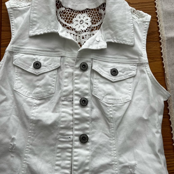 White denim sleeveless vest SMALL - Picture 8 of 10